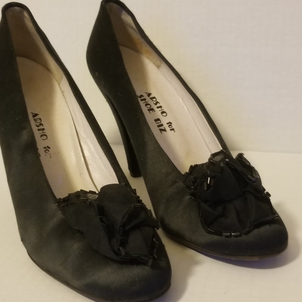 Vtg 1971 Henri Bendel Arsho For Shoe Biz Black Satin Pumps Beaded Rosette 7B